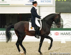 Stefan van Ingelgem on Bravurnik at the 2000 CDI Arnheim :: Photo © Dirk Caremans