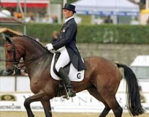 Arjen Teeuwissen and Goliath T at the 2001 European Championships in Verden :: Photo © Dirk Caremans