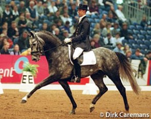 Hans Peter Minderhoud and Rubels at the 2001 Zwolle International Stallion Show :: Photo © Dirk Caremans
