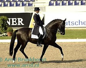 Annemiek van der Vorm on Incredible (by Voltaire) :: Photo © Arnd Bronkhorst