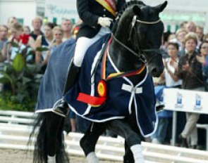 Katrin Burger and French Kiss win the 2002 Bundeschampionate