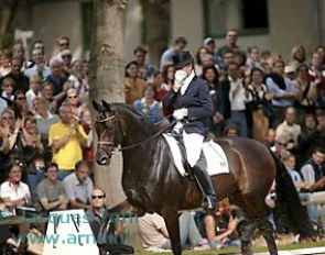 Kathrin Meyer zu Strohen and Poetin win the Bundeschampionate with historic record scores