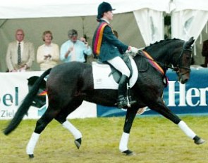 Anne von Negri and Forestina win at the 2003 Bundeschampionate