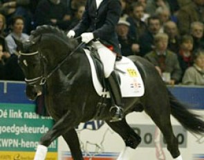 Sarah van Fessem on Special D :: Photo © Dirk Caremans