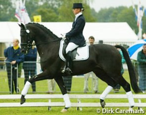 Mirelle van Kemenade on Royal Dancer :: Photo © Dirk Caremans