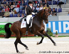 Nicola McGivern and Active Walero at the 2004 CDIO Aachen :: Photo © Astrid Appels