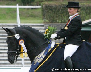 Katrin Burger on 2004 World Young Horse Champion FBW French Kiss :: Photo © Astrid Appels