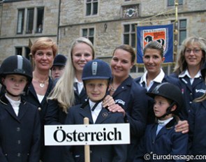 The Austrian team struck a beautiful pose for our Eurodressage photographer. From left to right: Elisabeth Max-Theurer, Victoria Max-Theurer, Nina Stadlinger, Caroline Kottas-Heldenberg and Renate Vogelsang