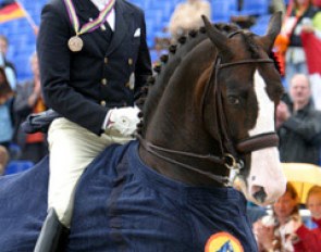 Jan Brink and Briar flaunting their 2005 European bronze medal
