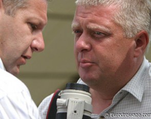 Equine dentist Dany Welter interviews his best friend photographer Dirk Caremans about the quality of the horses at the European Championships. (Notice the camera lense he's using for this in depth interview).