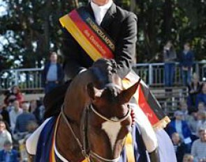 Dr. Ulf Möller and Sir Donnerhall win the 5-year old division at the 2006 Bundeschampionate :: Photo © Barbara Schnell