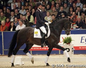 Hans Peter Minderhoud and Uptown win the 2006 KNHS/KWPN Stallion Competition :: Photo © Dirk Caremans