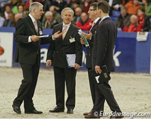 The KWPN Stallion Licensing Committee, incl. Sjak Laarakkers, Arie Hamoen, Wim Ernes, and Pieter Kersten, at the 2008 KWPN Licensing :: Photo © Dirk Caremans