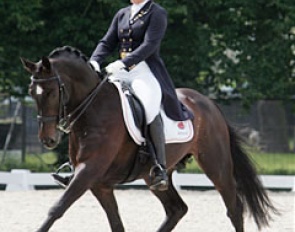 Marjolein Cho Chia Yuen and Cho's Pepper win the junior riders division at the 2008 CDI-PJYR Weert :: Photo © Astrid Appels
