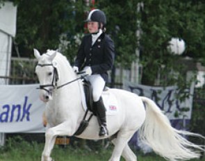 British Roberta Heyler on Bundeschampionate reserve champion Nanos.
