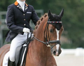 Maria van den Dungen on Dino P