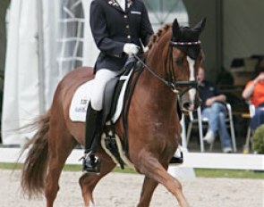 Maria van den Dungen on Dino P