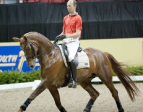 Hans Peter Minderhoud on Nadine