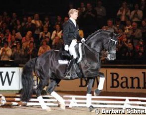 Edward Gal and Totilas win the 2009 CDI Stuttgart :: Photo © Barbara Schnell