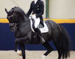 Edward Gal and Totilas win the 2009 Dutch Indoor Championships :: Photo © Leanjo de Koster