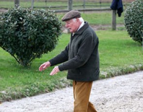 Michel Henriquet demonstrates a walk pirouette