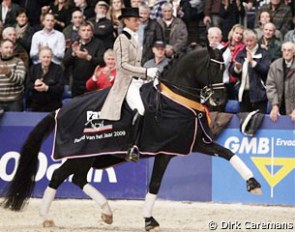 Totilas proclaimed KWPN Horse of the Year 2009 :: Photo © Dirk Caremans