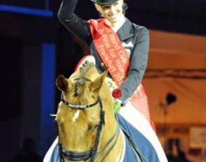 Fabienne Lütkemeier and D'Agostino win the 2010 FEI Young Riders World Cup Final :: Photo © Barbara Schnell