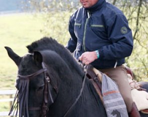 Stefan Schneider on his Spanish horse Humero
