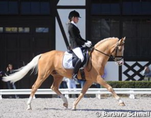 Lena Charlotte Walterscheidt on Deinhard B