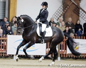 Yvonne Copal on Connaisseur (by Con Amore x Donnerhall) :: Photo © Dirk Caremans