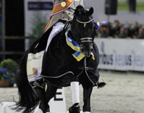 Edward Gal and Totilas win the 2010 Dutch Dressage Championships :: Photo © Dirk Caremans
