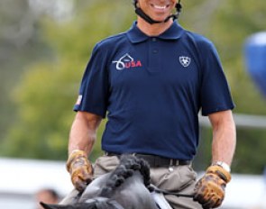 Fortunately Steffen Peters sets a good example: nice helmet, big smile!