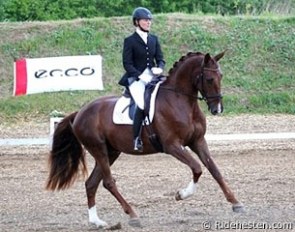Pernille Orum and Sandbaeks Don Aron at the 2011 CDN Aabenraa :: Photo © Ridehesten.com
