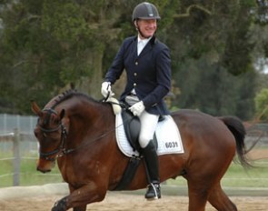 Heath Ryan warming up a youngster at the CDN Clarendon :: Photo © Toni Venhaus