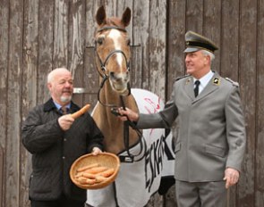 Breeder Rolf Deecke jr. and Peter Krause with the 30-year old Espri