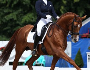 Maria Egay on the gorgeous copper coloured Golden Fire (by Zinders)