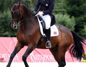 Susannah Coleridge-Smith and Active Walero at the 2011 CDIO-PJYR Hagen :: Photo © Astrid Appels
