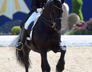 Jessica Süss rode her Friesian Zorro (by Brandus) in the small tour