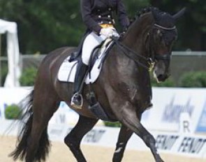 Helen Langehanenberg on her Grand Prix horse Responsible