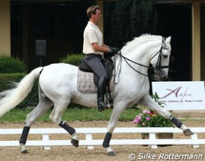 Arnaud Serre schooling Helio II :: Photo © Silke Rottermann