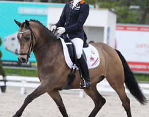 Sanne Vos on Champ of Class