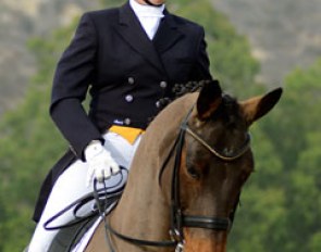 Lientje Schueler on Pinky Roberts' Mike Tyson L at the 2013 CDN Del Mar