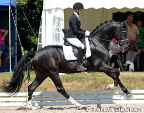 Kathleen Muhr and Superman M :: Photo © Tanja Becker