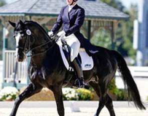 Emily Wagner and her American warmblood developing Grand Prix horse Wakeup :: Photo © Sue Stickle