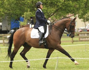 Julie Pearson on the ex-race horse All Rights Reserved :: Photo courtesy NZ Equine Photography 