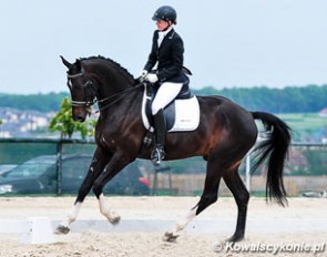 Izabele Kowalska on the 6-year old Black Moon at a national show in Kraków, Poland, in May 2013 :: Photo © Lukasz Kowalski