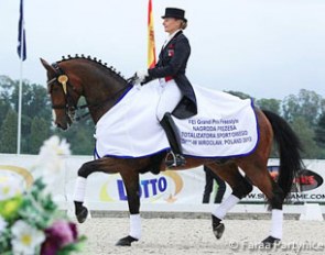 Marcela Krinke-Susmelj and Molberg win the 2013 World Cup Qualifier in Wroclaw, Poland :: Photo © Katarzyna Broda