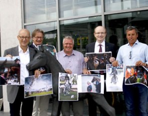 The jury of the 2014 Silver Camera award with a selection of submitted photos, including the nominated photos: Andreas Müller, Frank Kemperman, Dirk Caremans, Erich Timmermanns and Ludo Philippaerts