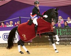 Anders Dahl and Selten HW win the Mount St John Future Elite Championship at 2014 Horse of the Year Show