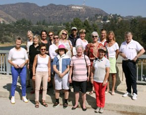 All the Swedish judges who came to the judges forum at the 2014 CDI-W Burbank, taking the opportunity to also be tourists. Here they are at the Hollywood reservoir with the famous Hollywood sign as background